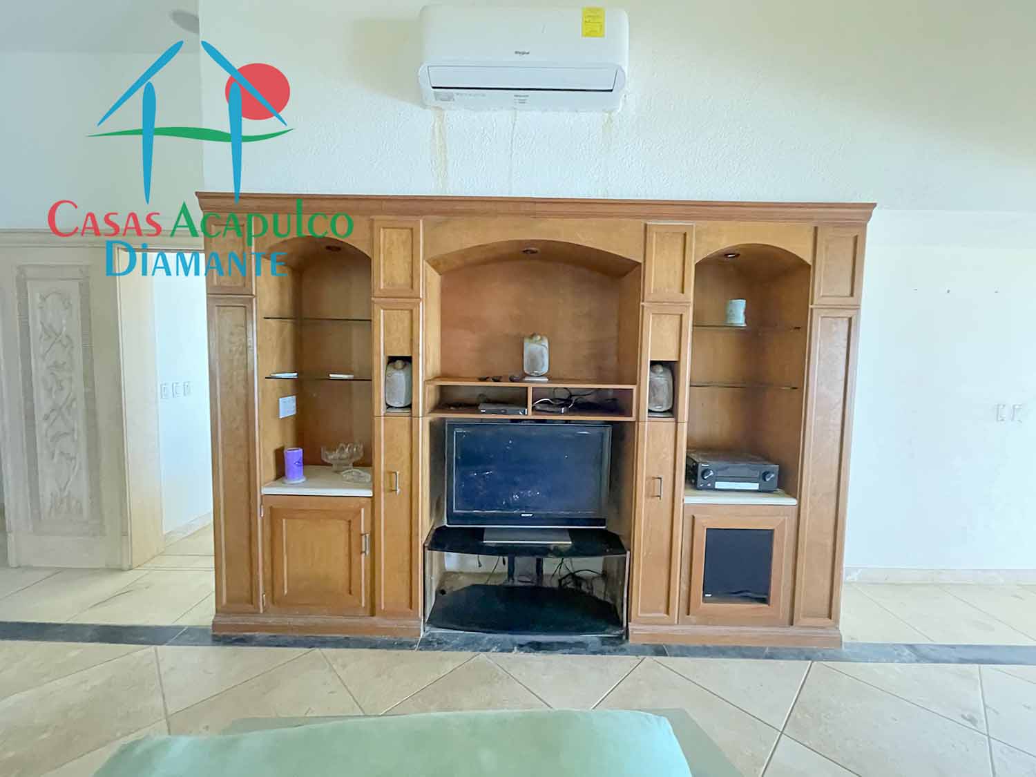 Tres Vidas Villa Universal - Sala de televisión 3